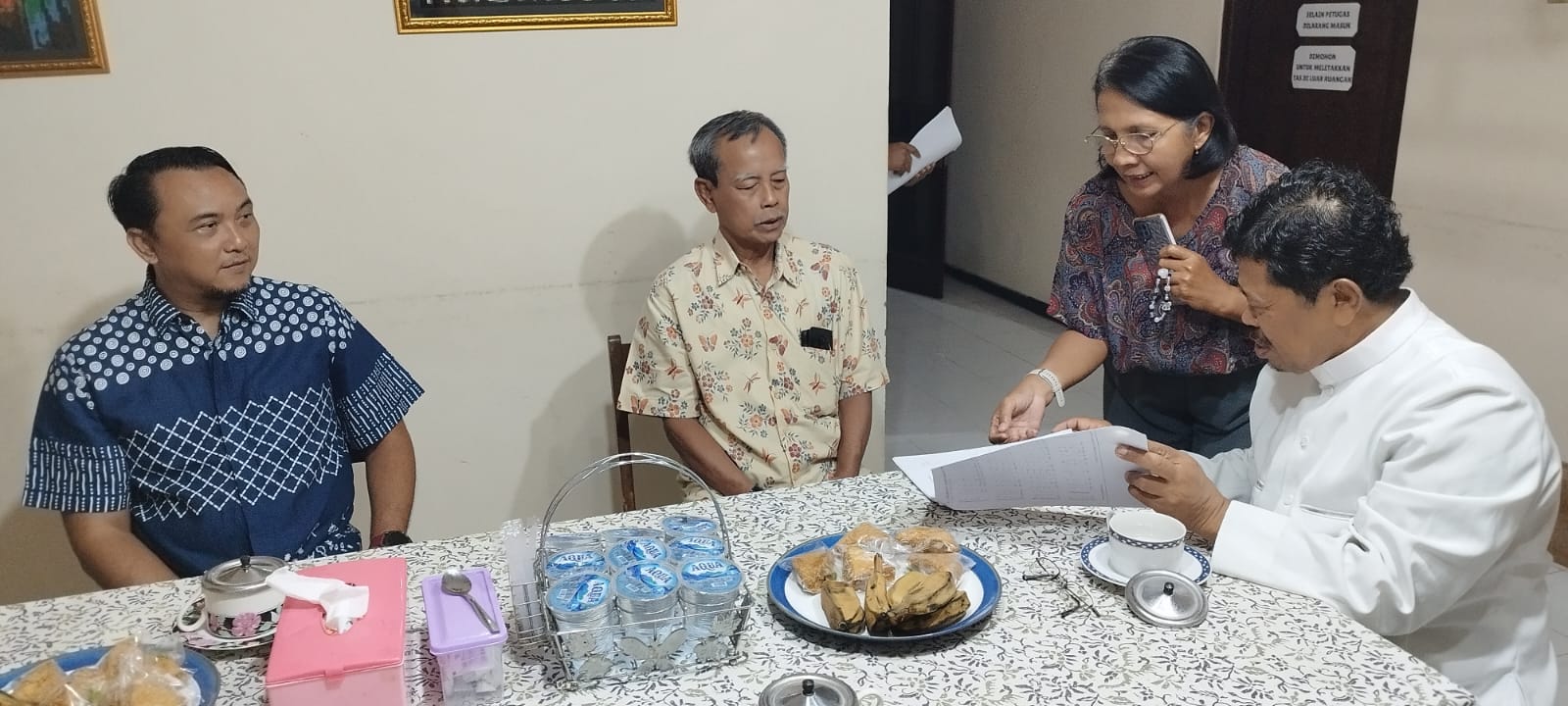 Persiapan tugas pelayanan bersama Romo Budi Wihong