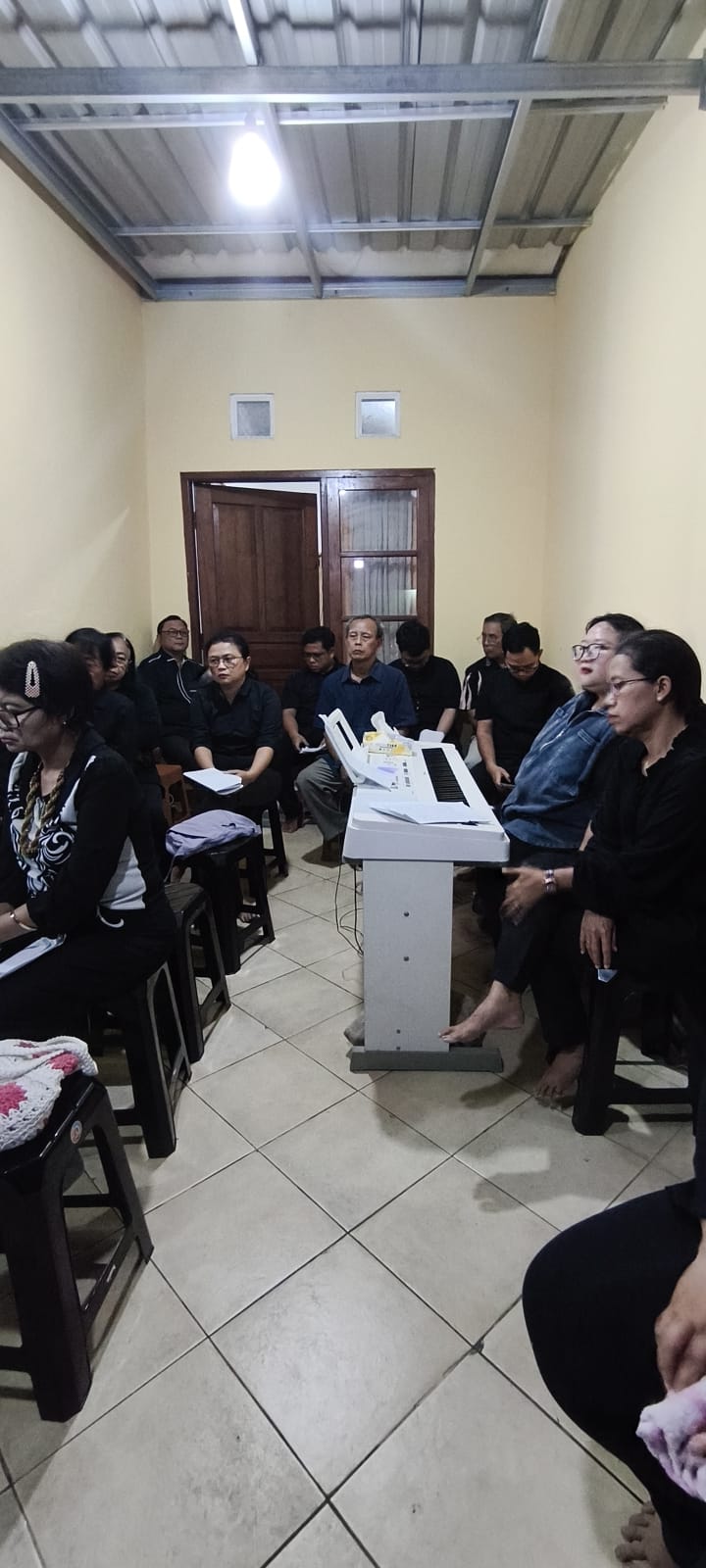 Umat Lingkungan St. Gregorius dalam Ibadat Memule