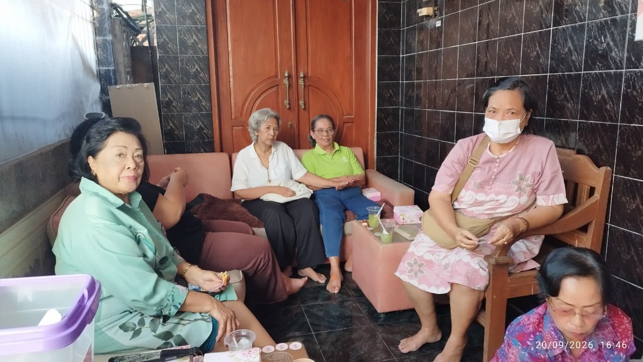 Kebersamaan ibu-ibu Lingkungan St. Gregorius