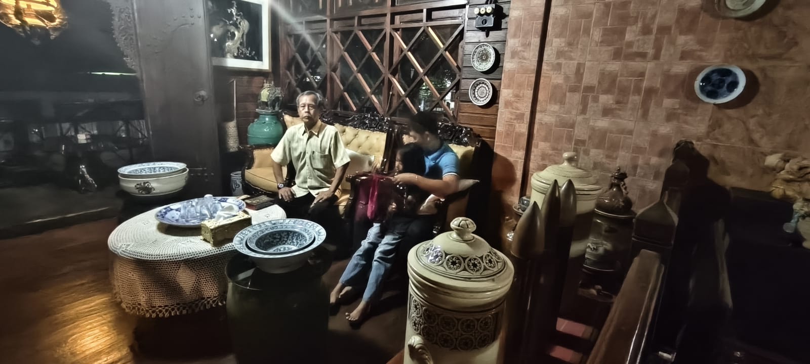Umat Lingkungan St. Gregorius berdoa bersama