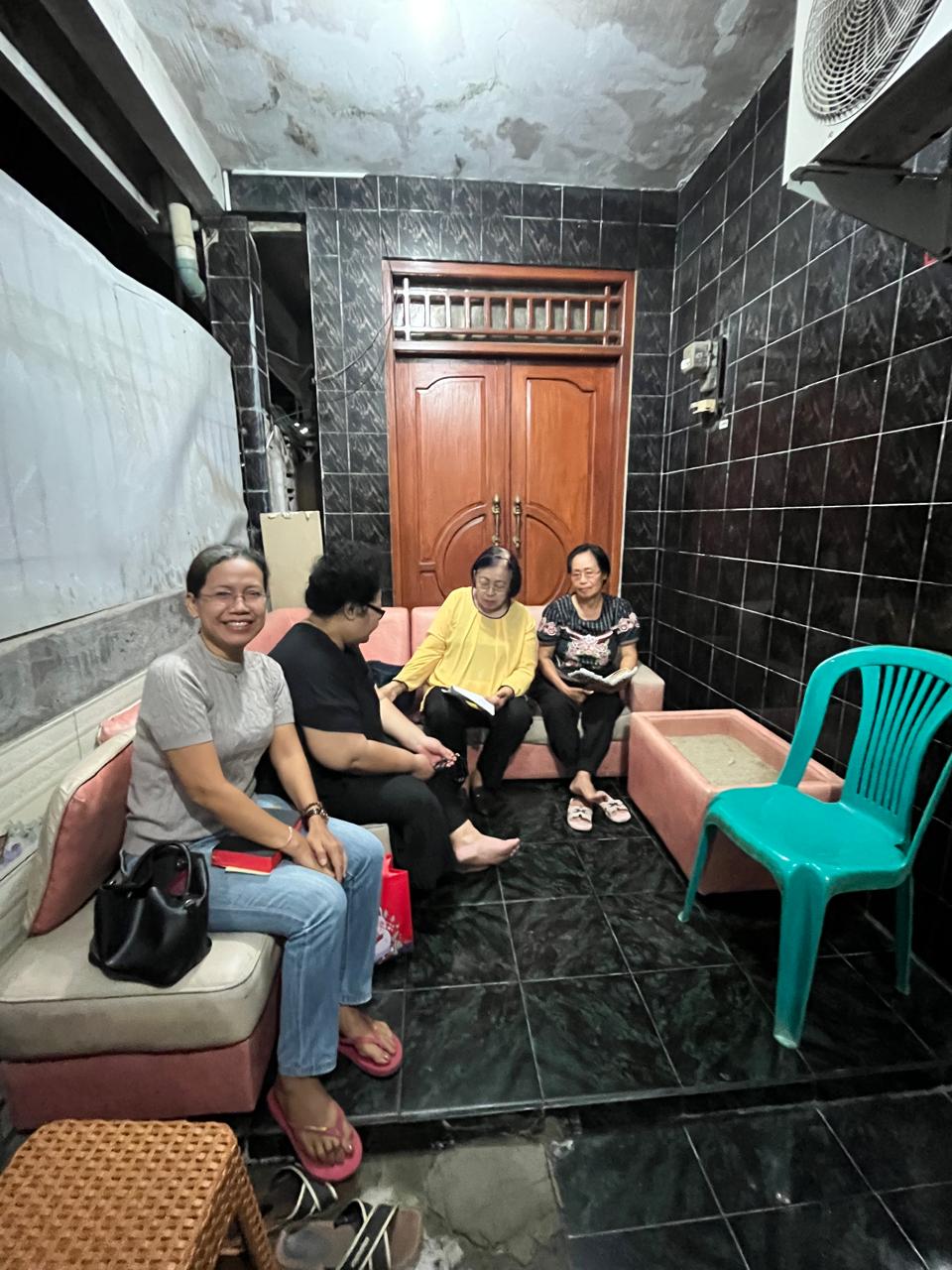 Kebersamaan umat Lingkungan St. Gregorius